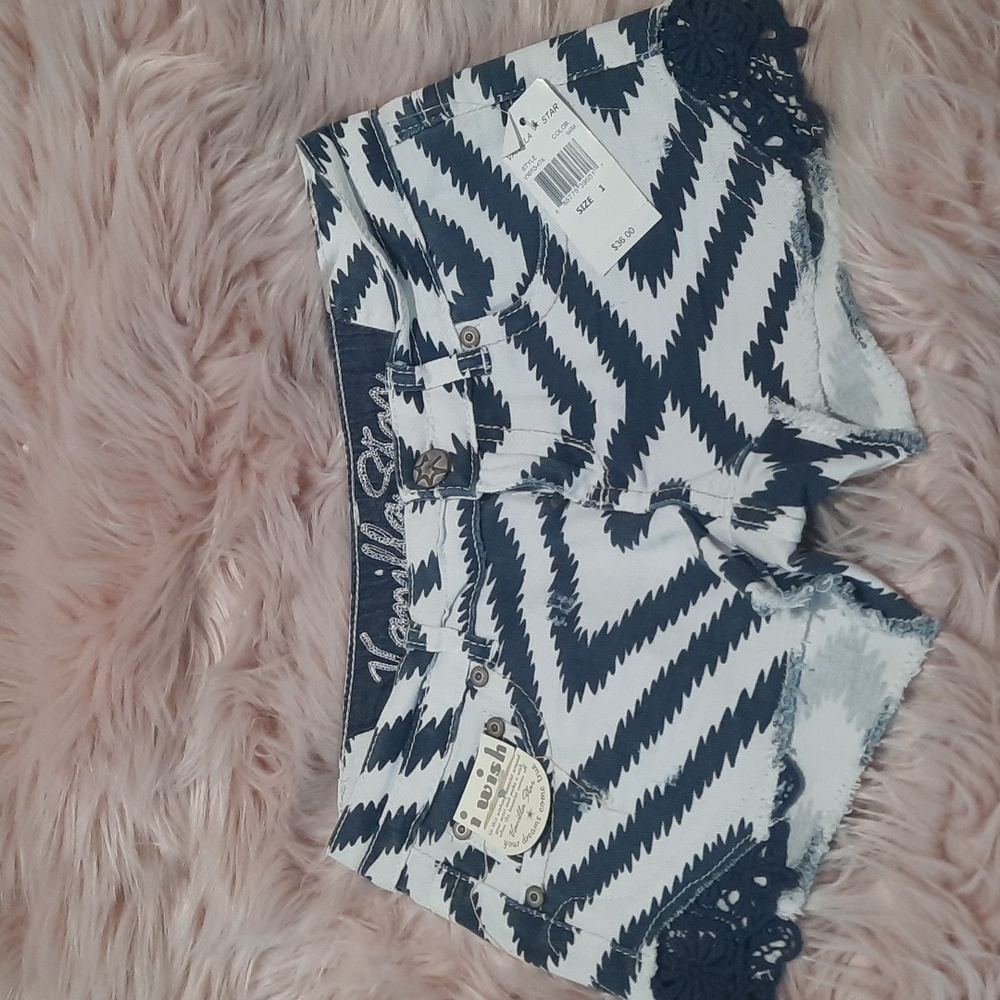 Nwt Vanilla star blue and white shorts size 1